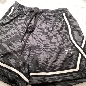 Nike womens Black Patterned Shorts